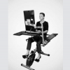 试点研究表明踏板桌可以解决久坐工作场所的健康风险