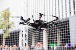 自动驾驶汽车无人驾驶飞机和人工智能将主导2017年世界移动通信大会