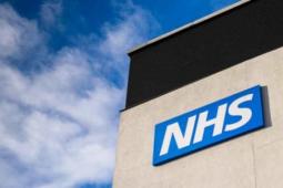 NHS对峙的囊性纤维化药物公司董事赚了1500万英镑