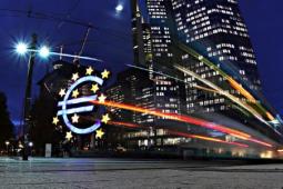 欧洲央行推迟加息并提供新的银行贷款后欧元贬值