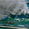 美军一两栖攻击舰爆炸起火21伤 该舰艇可能会燃烧数日