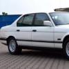 经销商在客户去世后将其交付之前将新的 BMW 740i存储了20多年