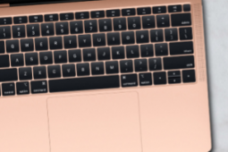 苹果推出带有视网膜显示屏的MacBookAir刷新了MacMini