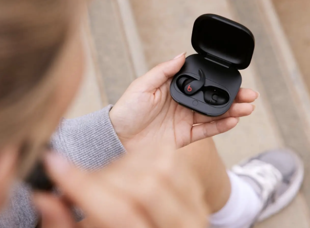 BeatsFitPro将AirPods技术与适合健身的贴合度相结合
